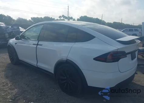 2022 Tesla Model X Plaid Tri Motor All-Wheel Drive z USA, uszkodzony, nr VIN 7SAXCBE63NF356730